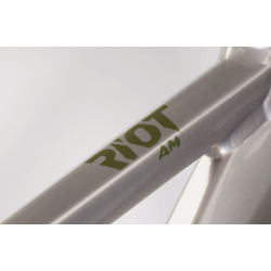 Rower górski GHOST Riot AM 27.5 pearl warm grey / metallic mud green glossy 2024