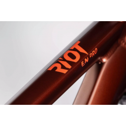 Rower górski GHOST RIOT EN AL PRO 27.5 metallic dark brown / metallic bright orange matt 2024