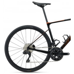 Rower szosowy GIANT Defy Advanced 1 czarny / pomarańczowy 2024