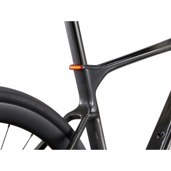 Rower elektryczny GIANT Defy Advanced E+ Elite 1 Raw Carbon 2025